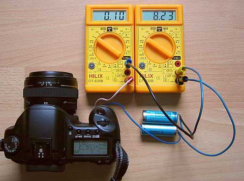 Um geringste Kontaktwiderstnde zu haben, wurden zwei Akkuzellen ohne Elektronik eingeltet